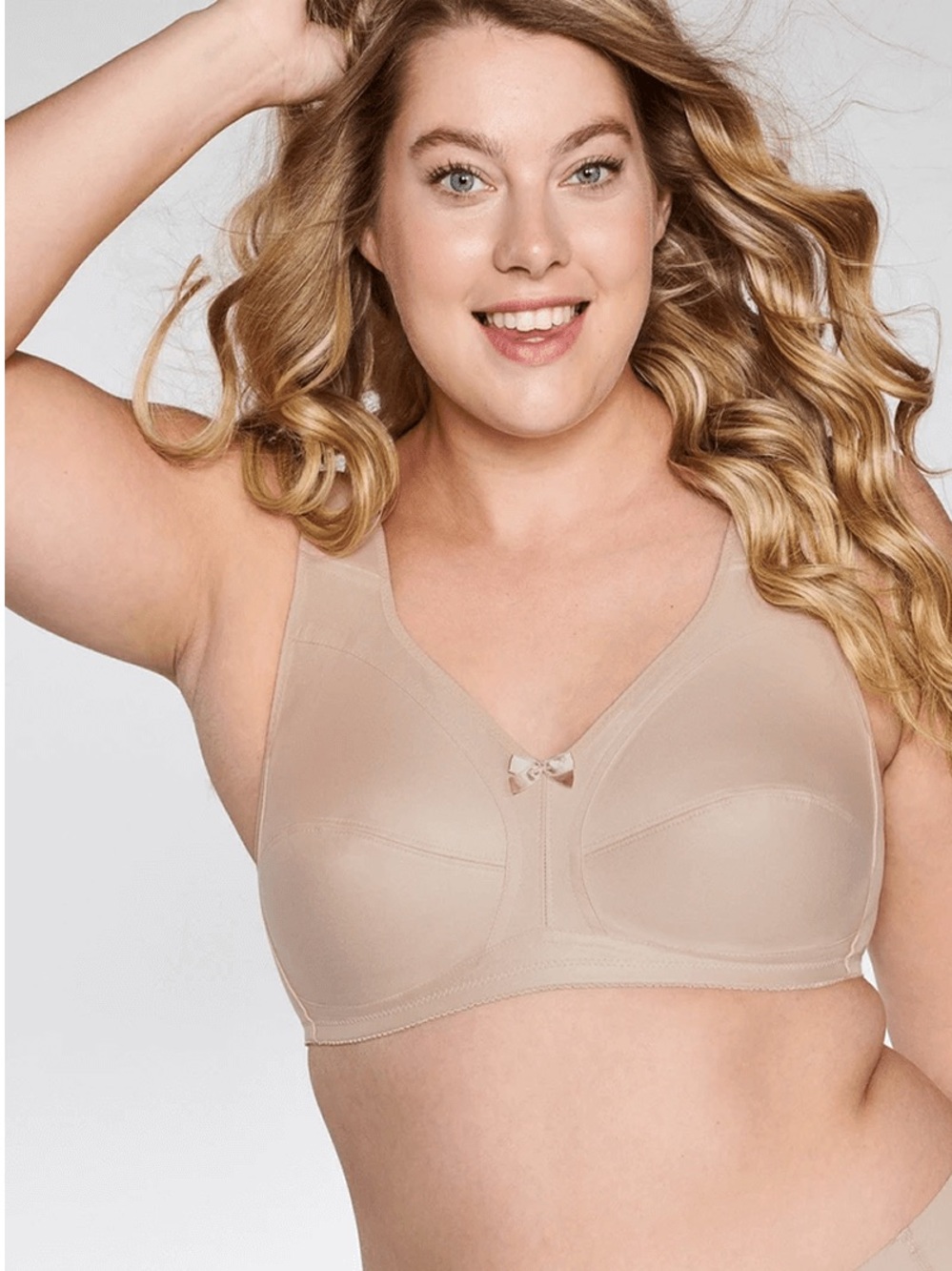 Naturana Full Coverage Wireless Bra in Nude